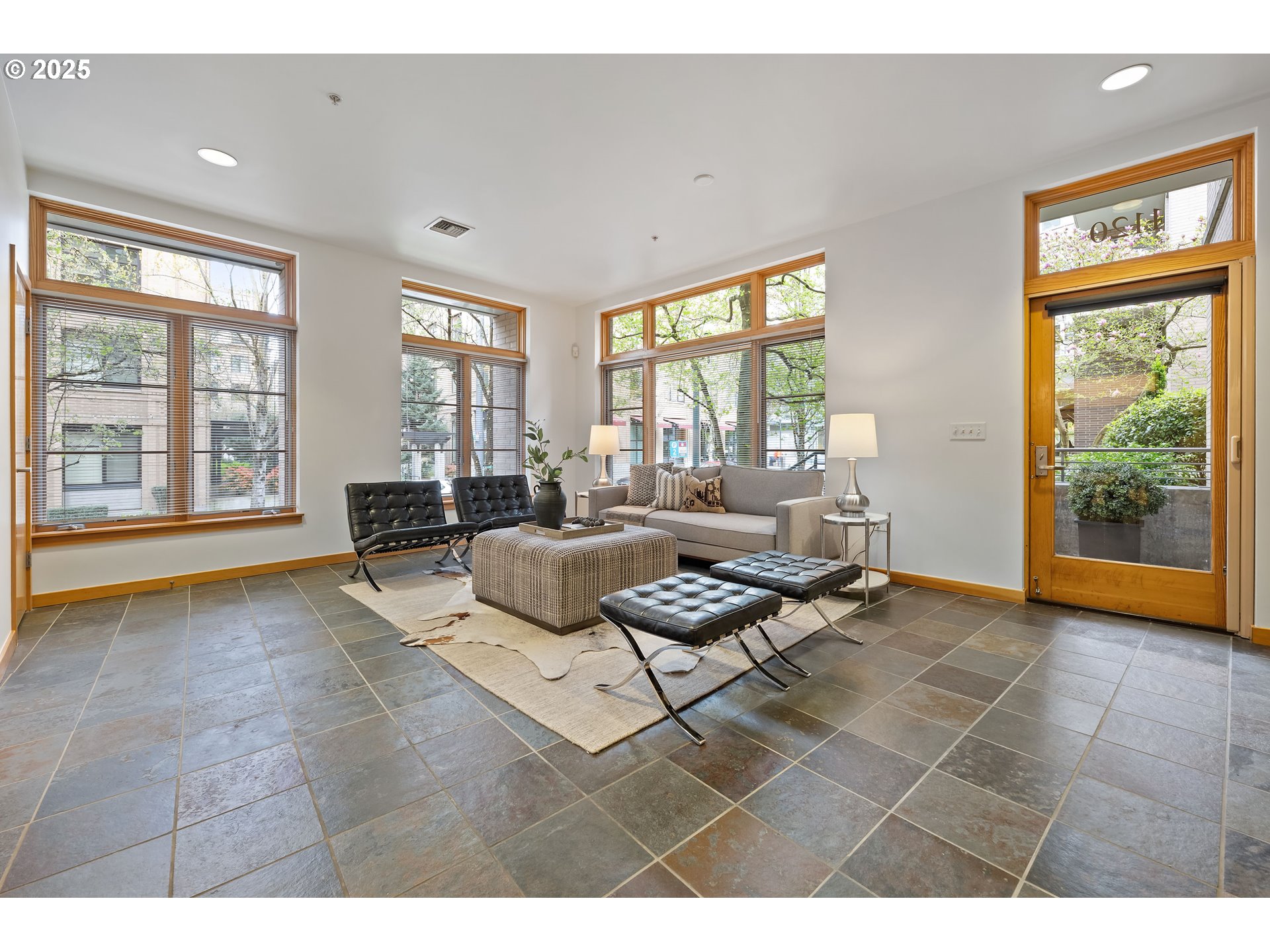 1120 NW Northrup ST 102