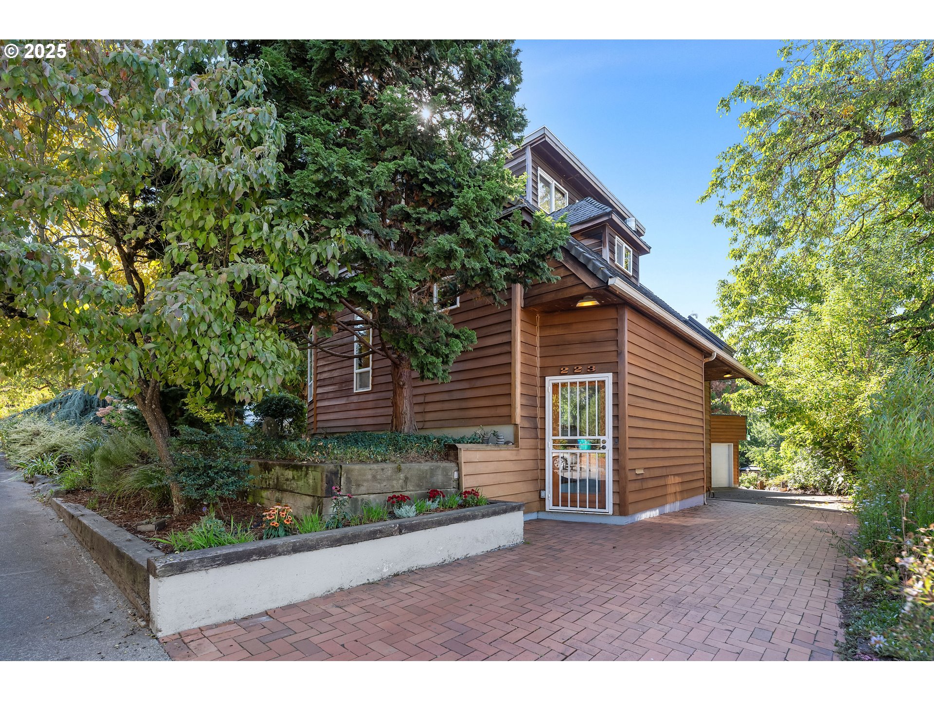 223 SE 62ND AVE