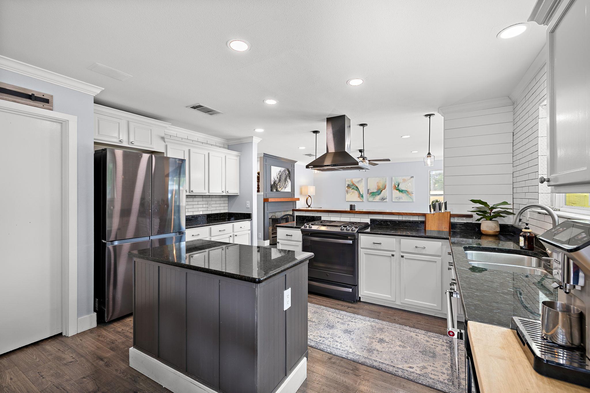 105 Bluejack PL