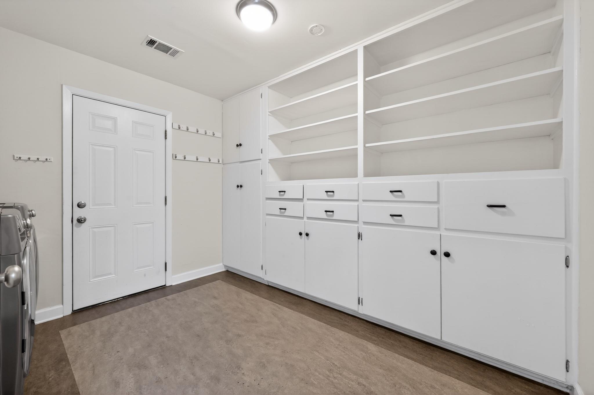 6700 La Salle DR