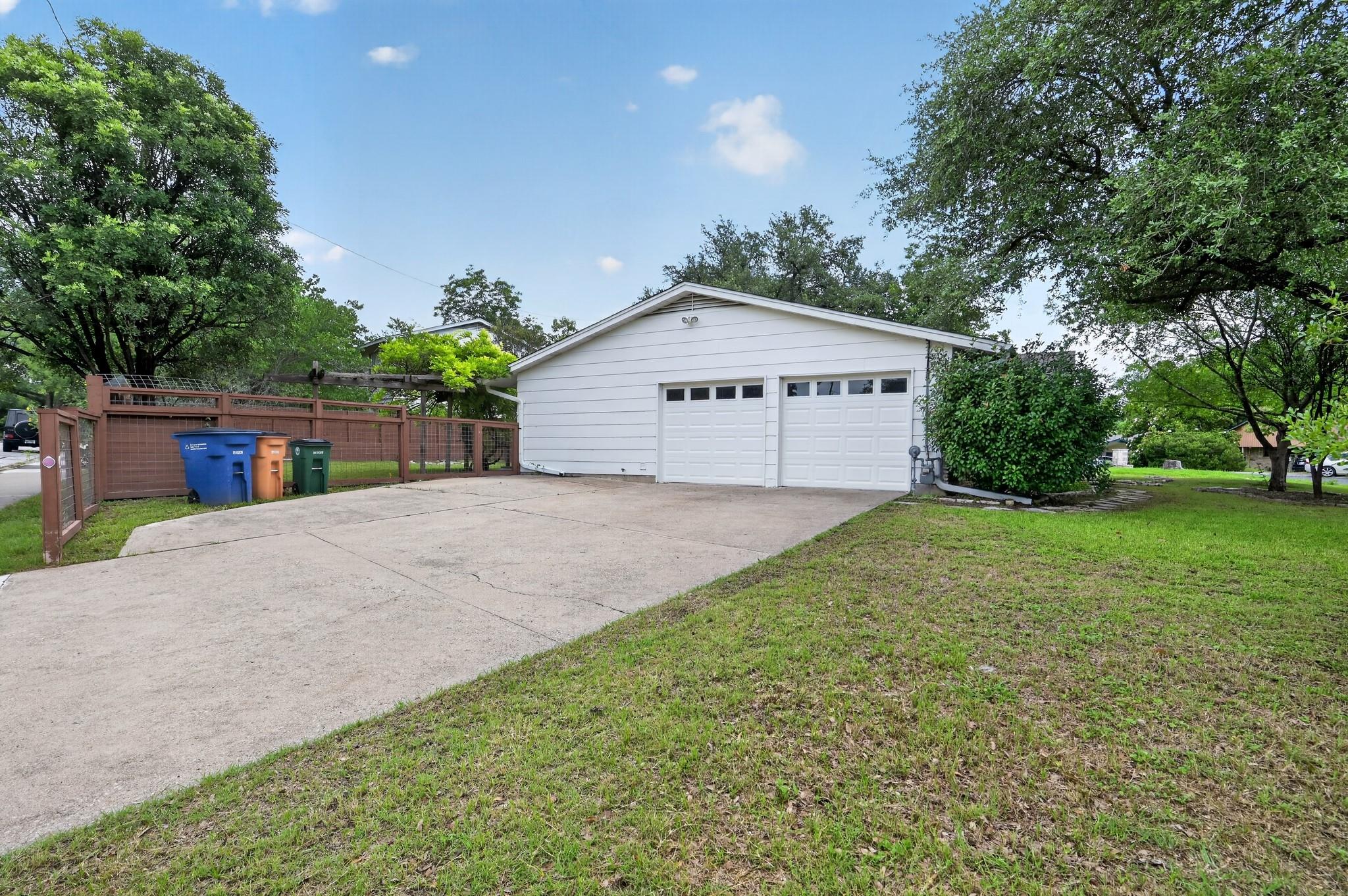 6700 La Salle DR