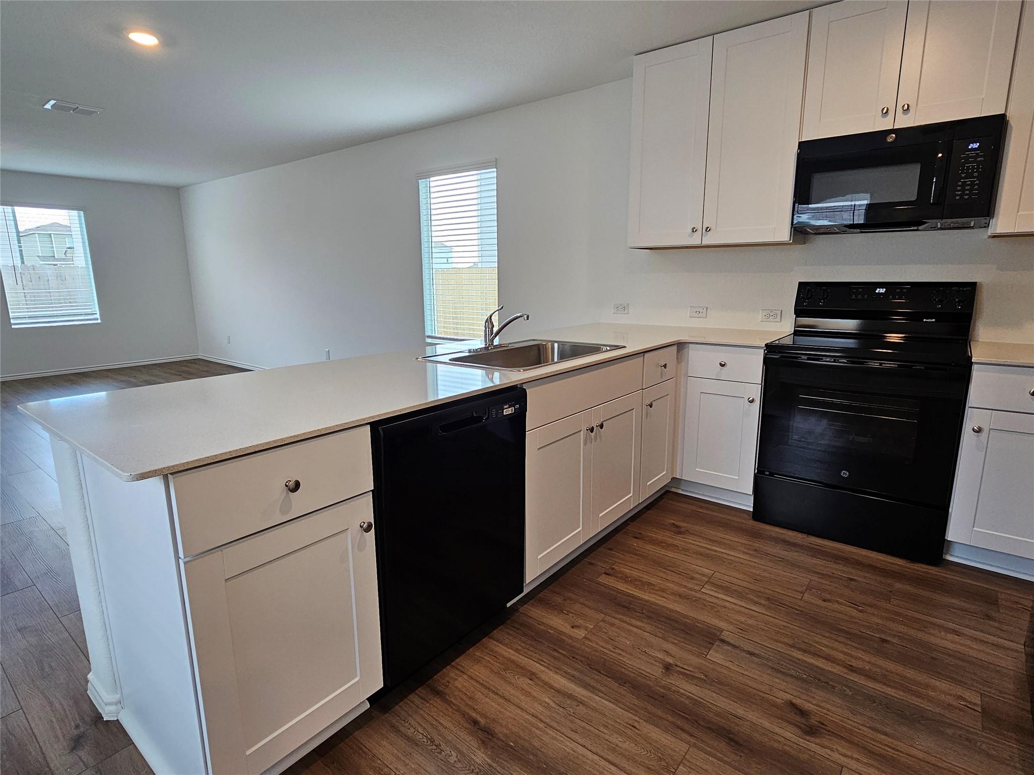 704 Commander Abbott DR