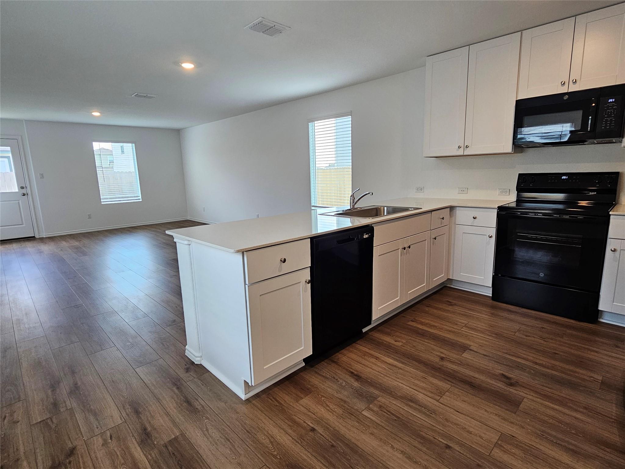 704 Commander Abbott DR