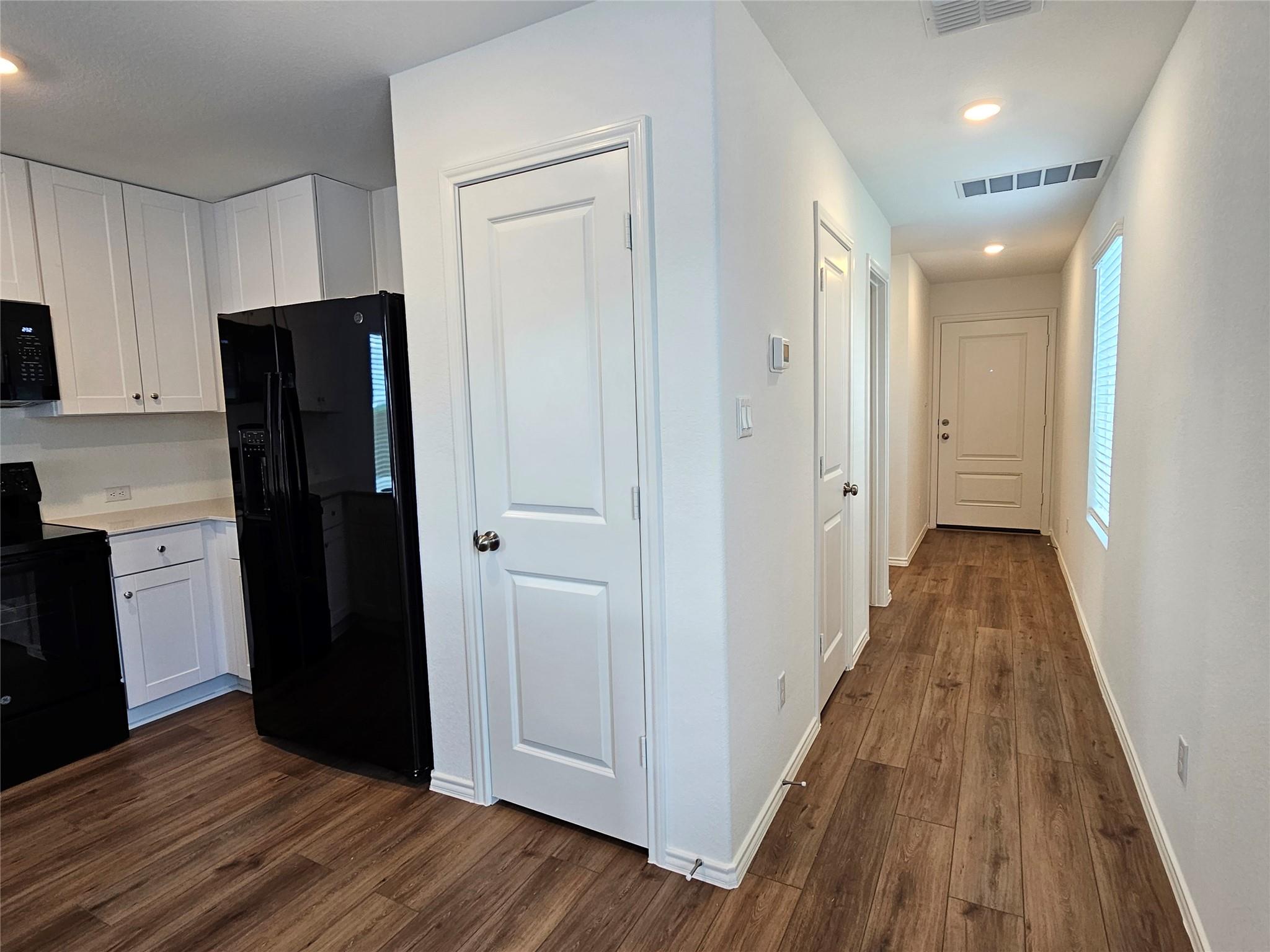 704 Commander Abbott DR