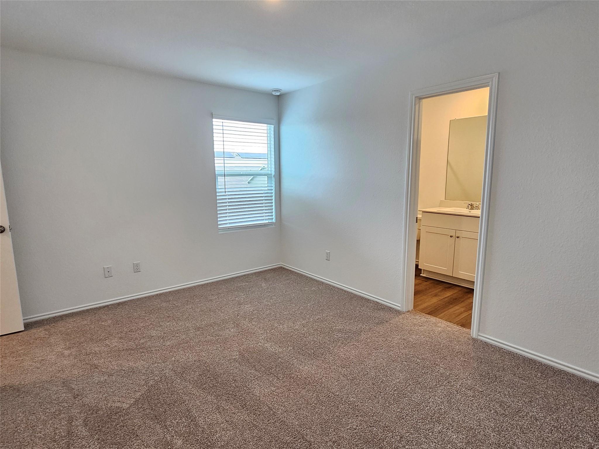 704 Commander Abbott DR