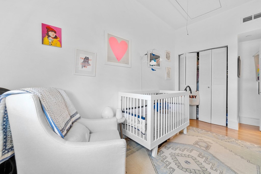 25 Worcester Sq # 5