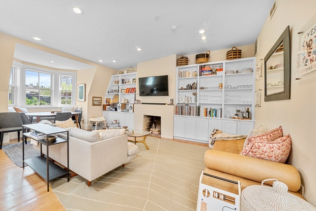25 Worcester Sq # 5
