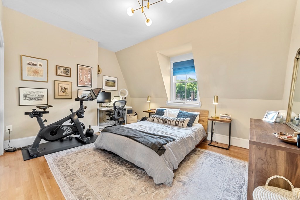 25 Worcester Sq # 5