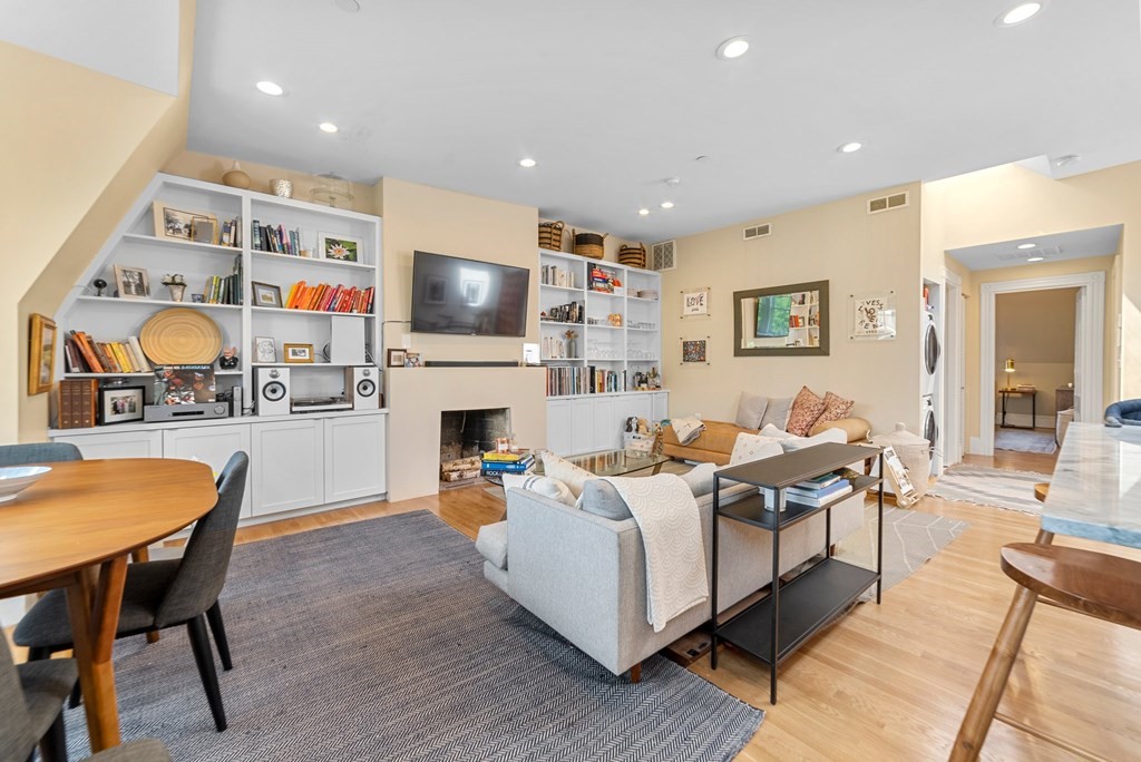 25 Worcester Sq # 5