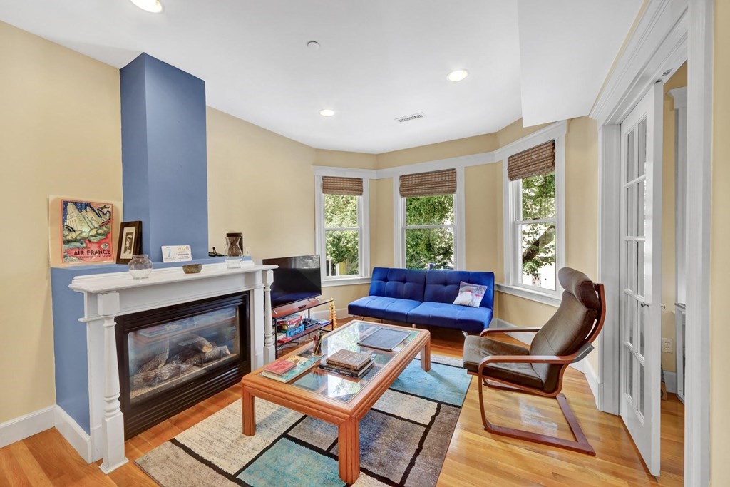292 Western Ave # 1