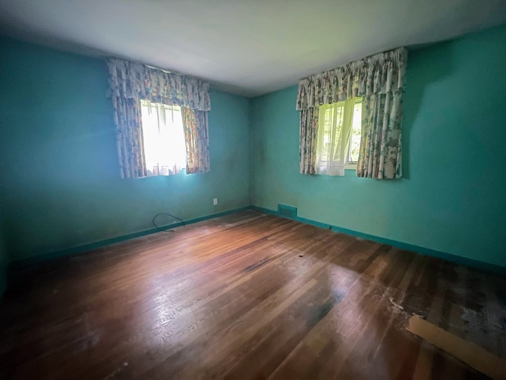 42 Beverly Rd