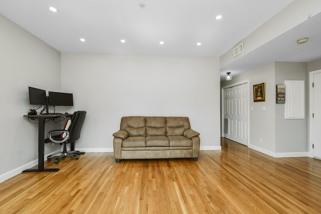895 Hyde Park Avenue # 2