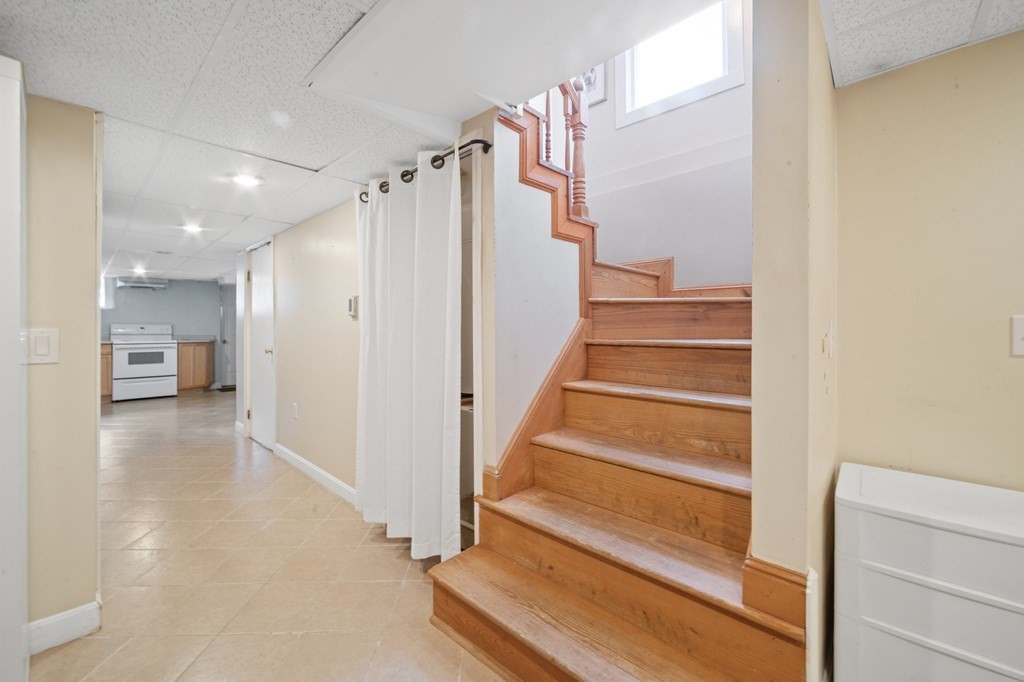 32 Bartlett Street