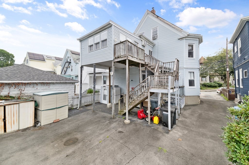 32 Bartlett Street