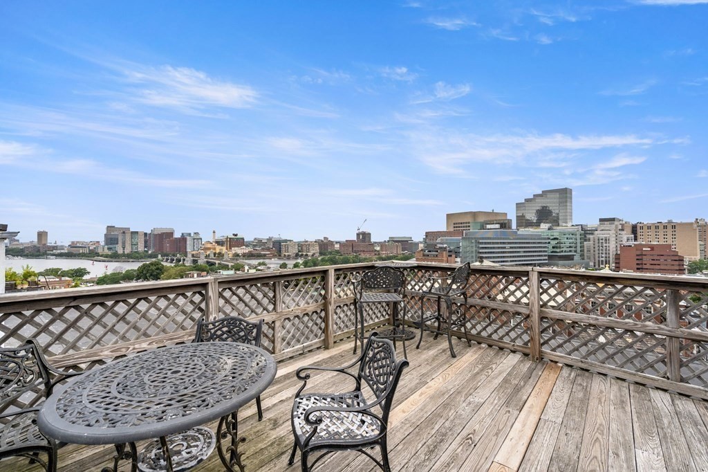 106 Myrtle St # 4