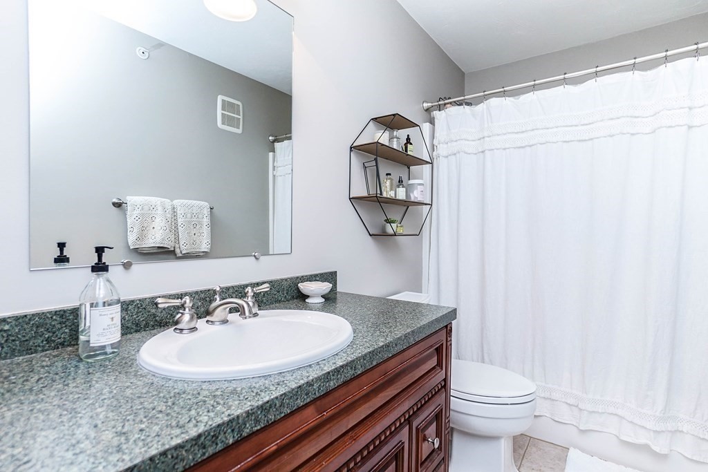 12 Azalea Ln # 12