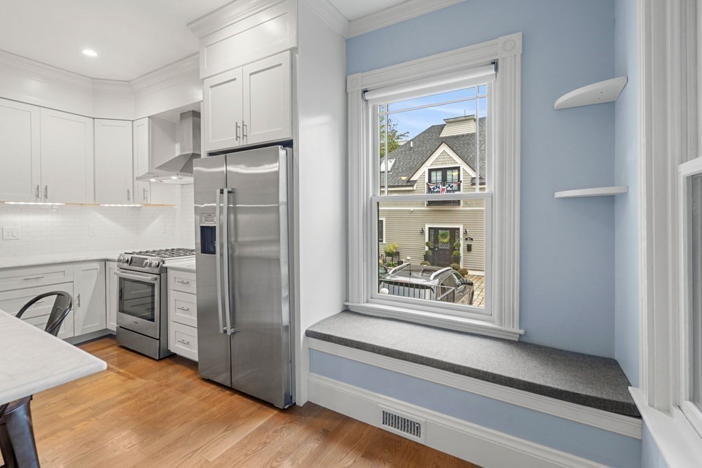 76 Downer Ave # 1