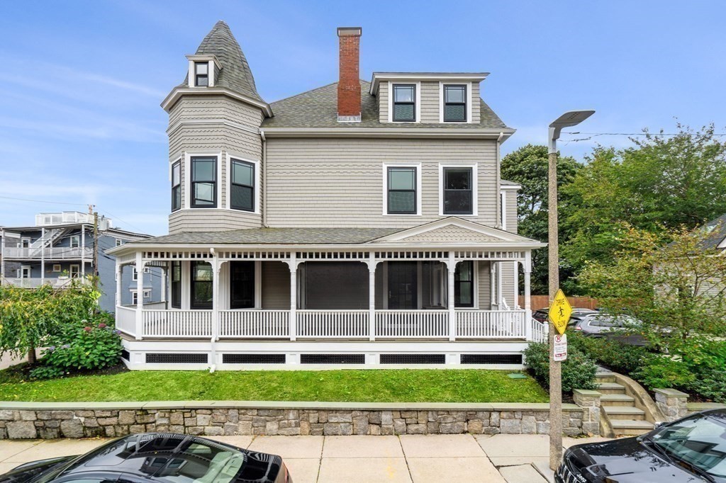 76 Downer Ave # 1