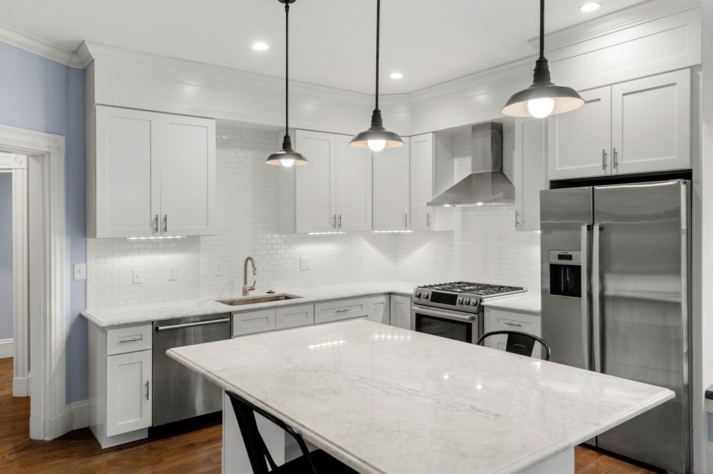 76 Downer Ave # 1