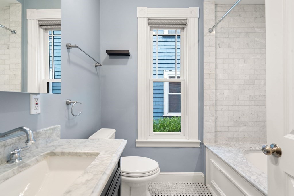 76 Downer Ave # 1