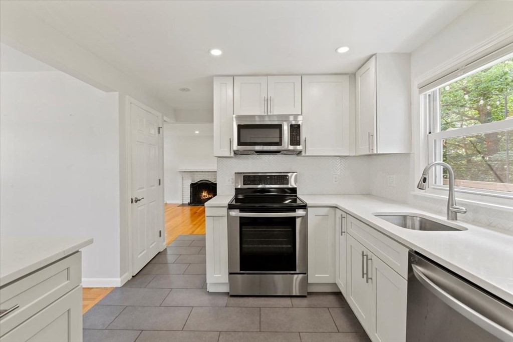 55 Bateman St