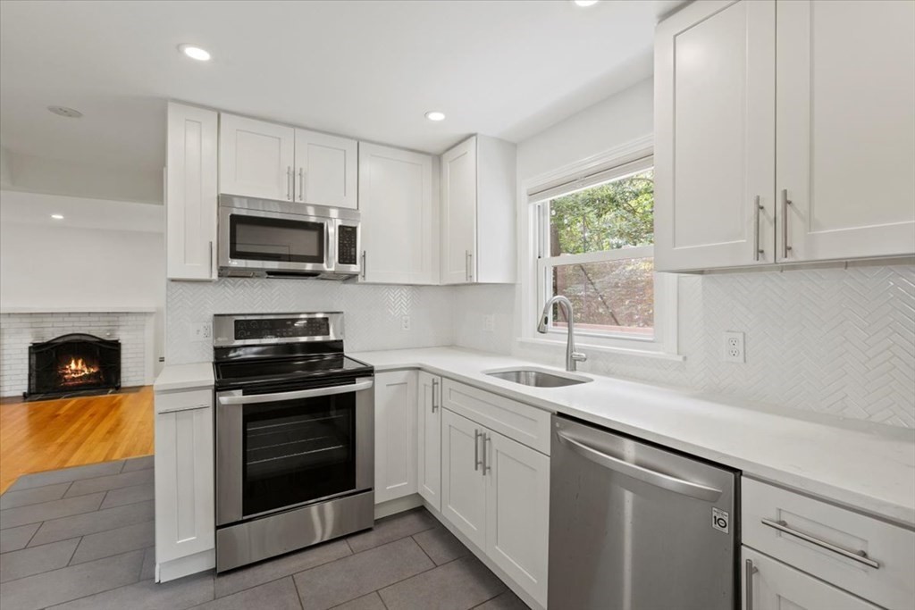 55 Bateman St