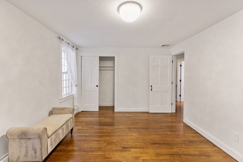 32 Carl Rd