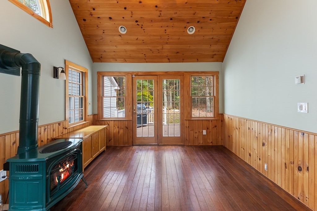 32 Carl Rd