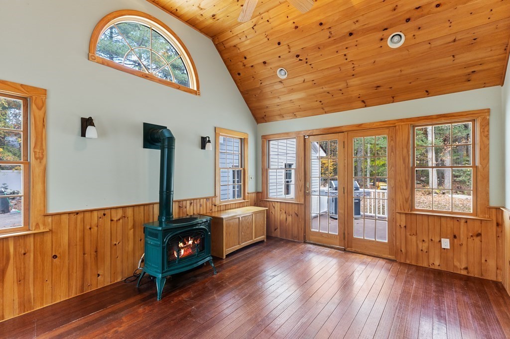 32 Carl Rd