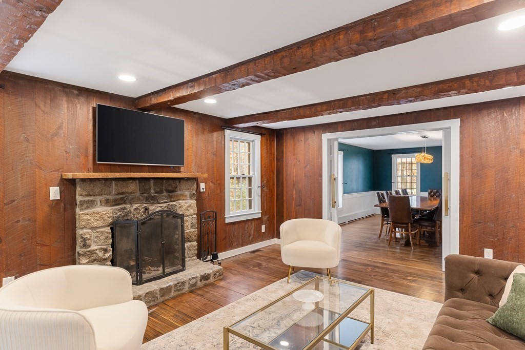 32 Carl Rd