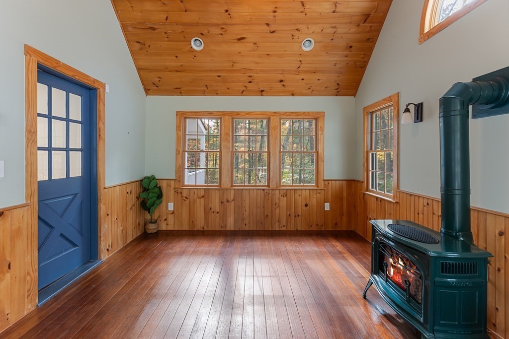 32 Carl Rd