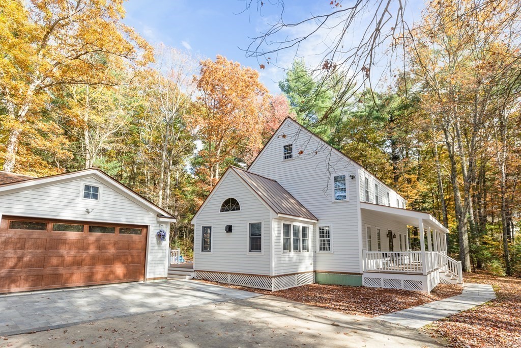 32 Carl Rd