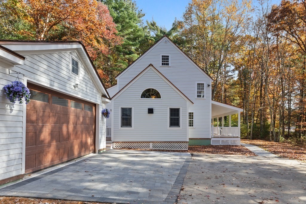 32 Carl Rd