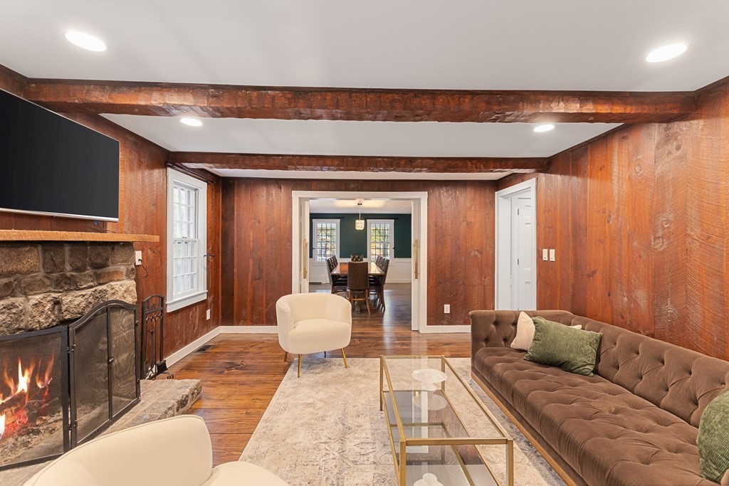 32 Carl Rd