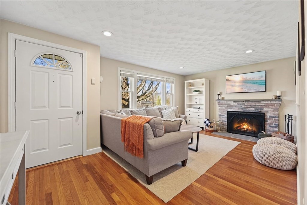 38 Irving Dr