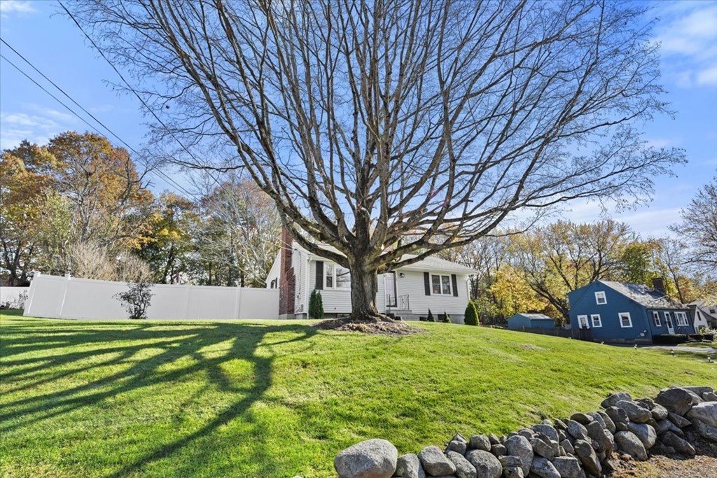 38 Irving Dr