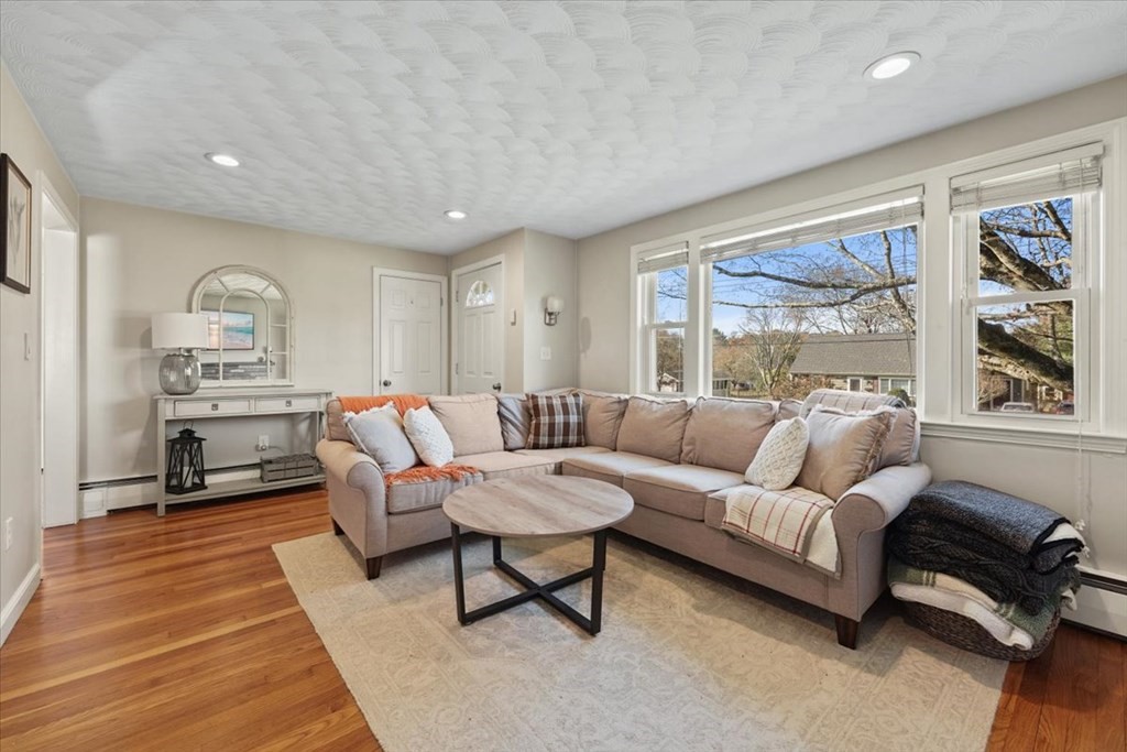 38 Irving Dr
