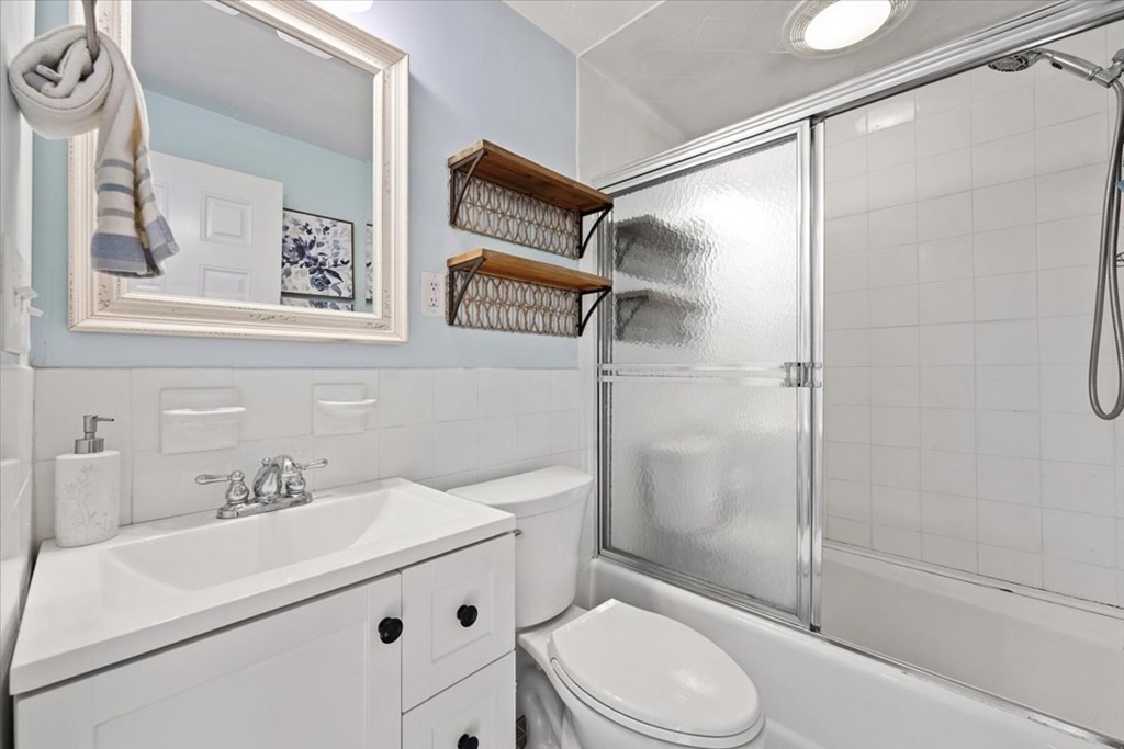 38 Irving Dr