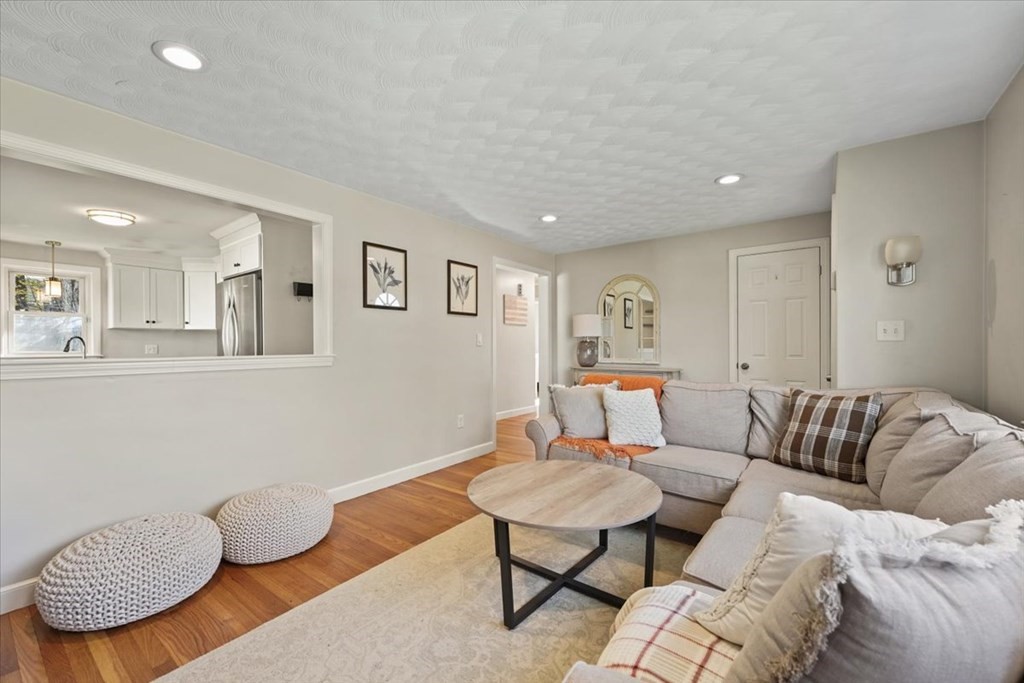 38 Irving Dr
