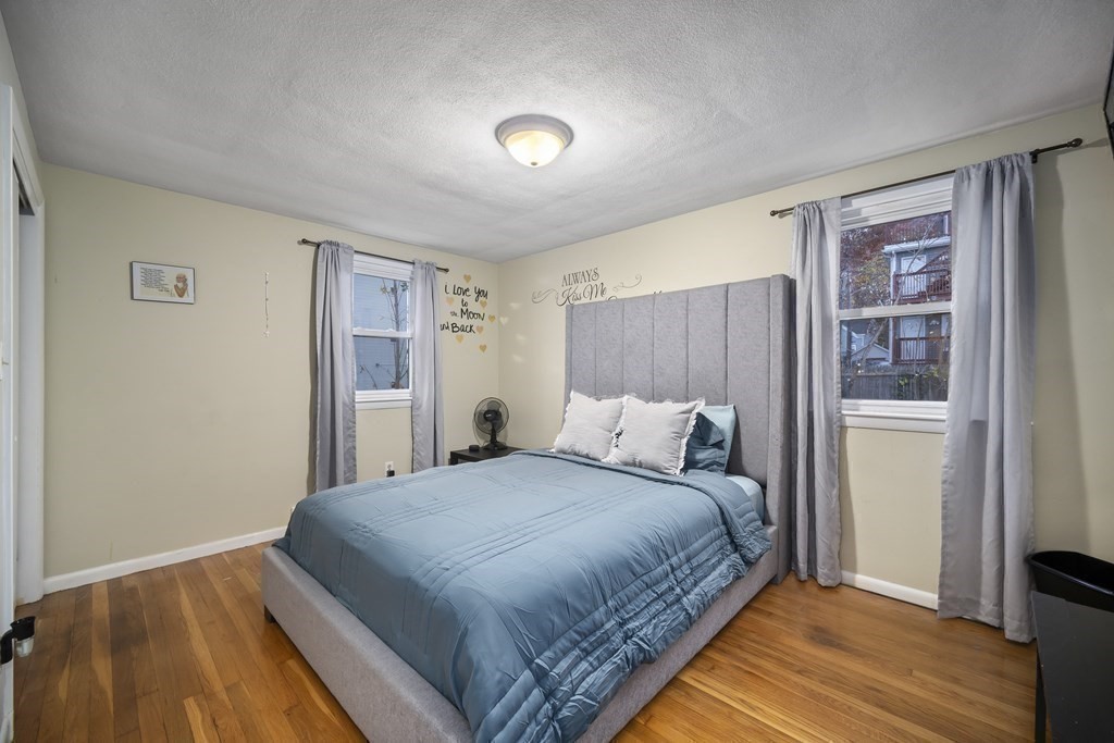 84 Division St