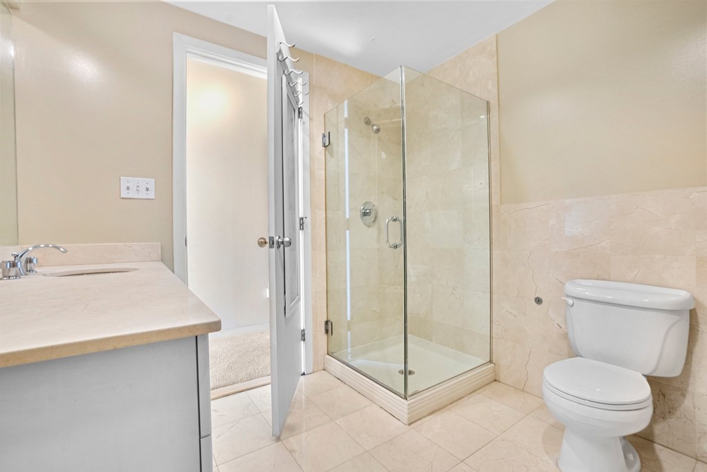 210 South St # 5 Unit: 4-5