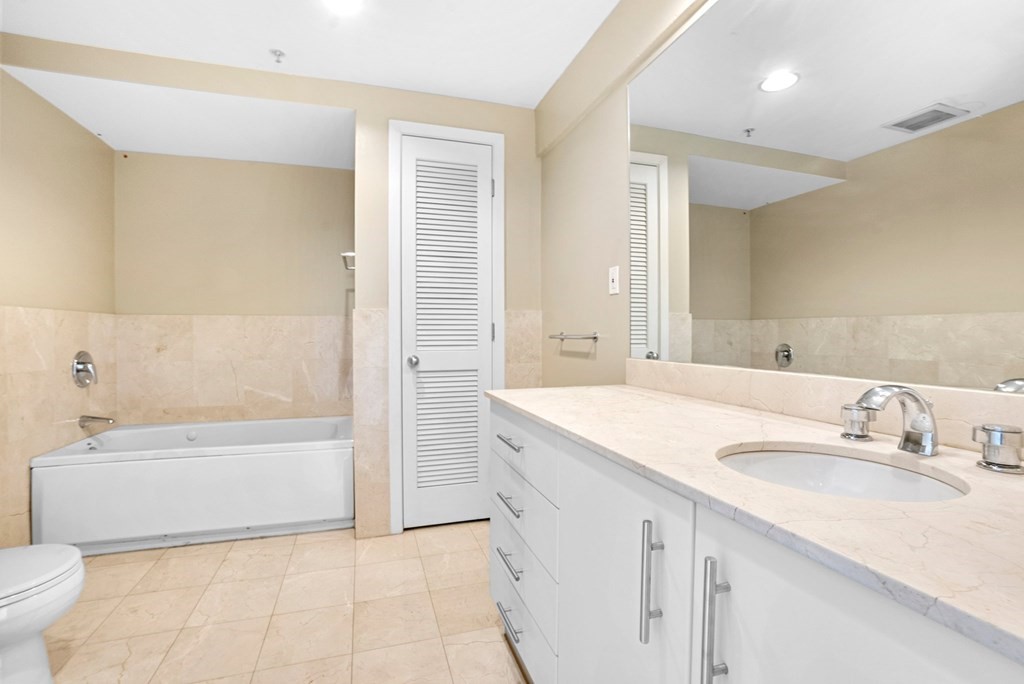 210 South St # 5 Unit: 4-5