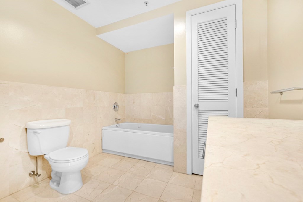 210 South St # 5 Unit: 4-5