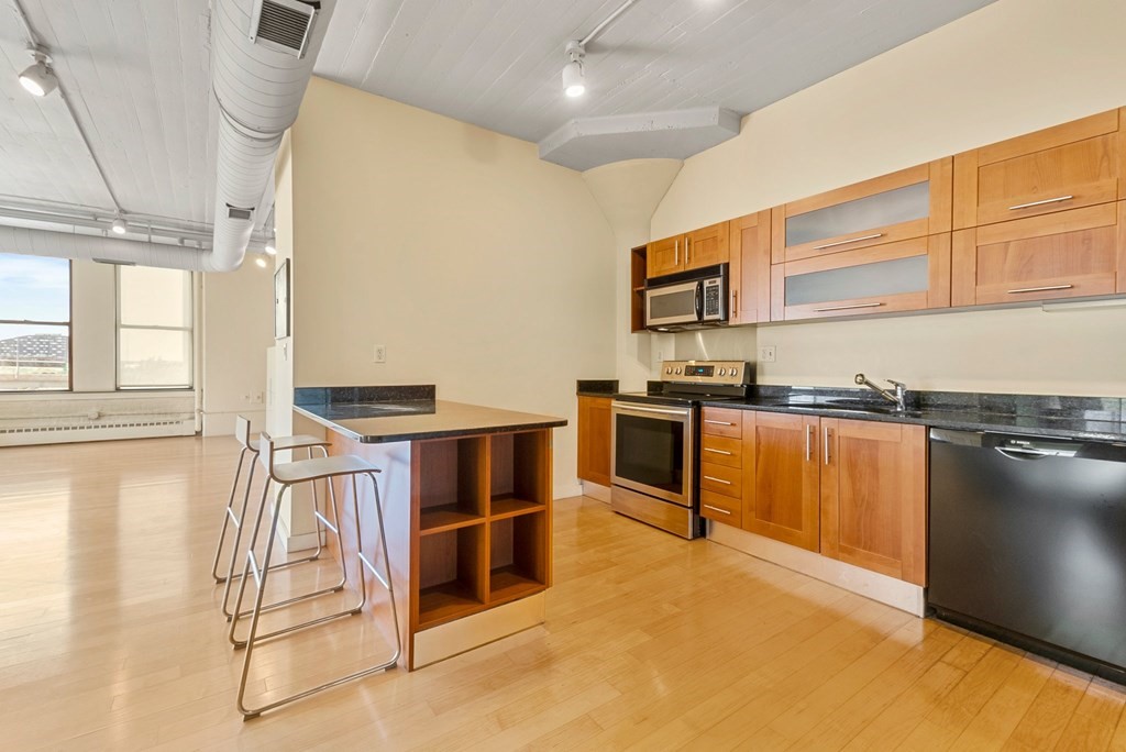 210 South St # 5 Unit: 4-5
