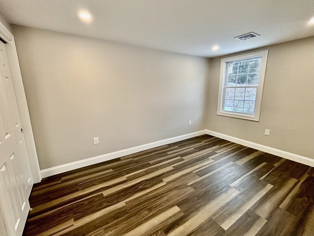 25 Hemlock Dr