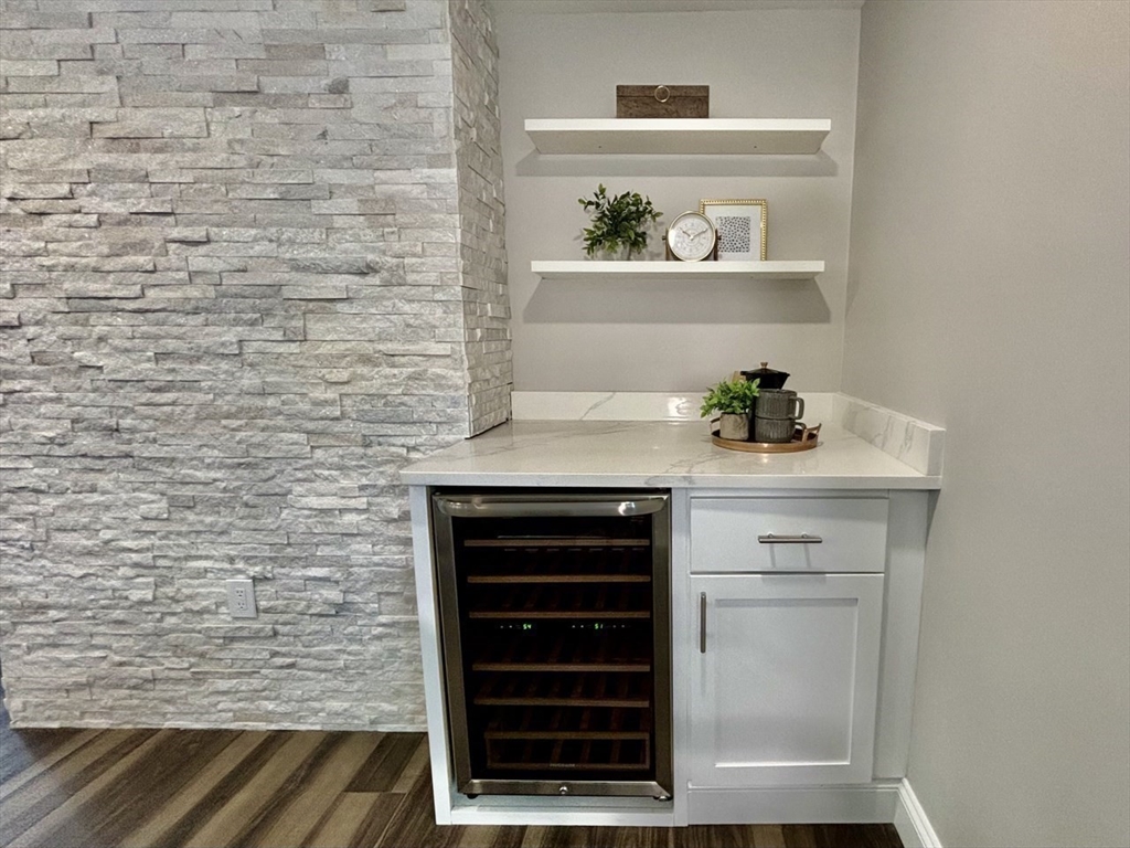 25 Hemlock Dr