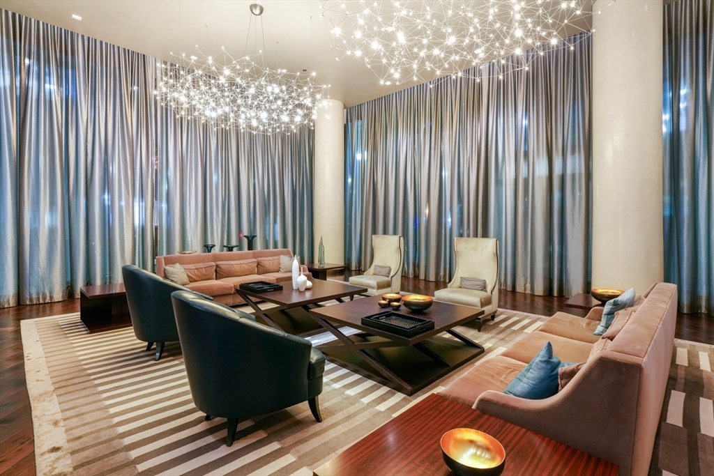 1 Franklin Street # 4802