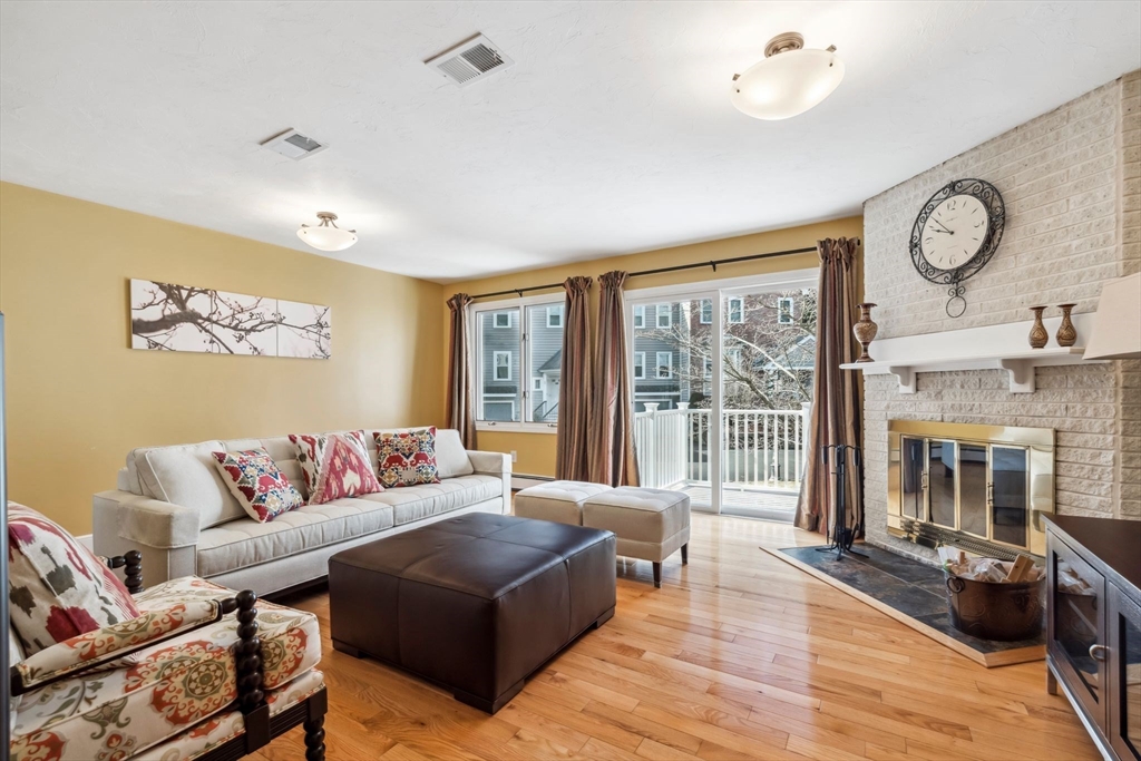 84 Walpole St # 3B
