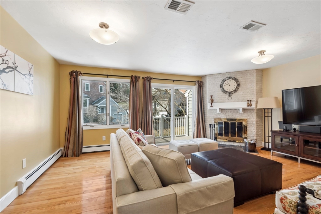 84 Walpole St # 3B