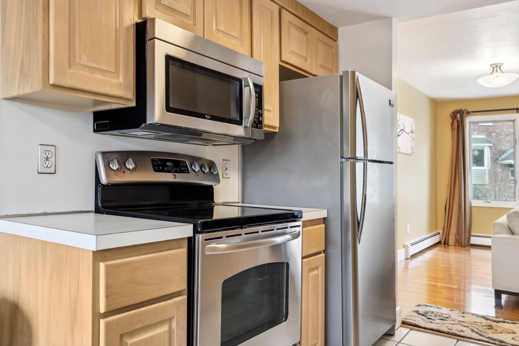84 Walpole St # 3B